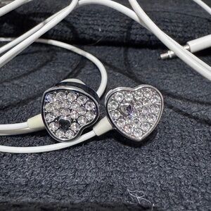 ✨Luxury Swarovski Crystal Heart Earphones ✨ Stylish & Chic✨